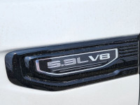 5.3L V8|HEATED CLOTH FRONT BUCKET SEATS|BOSE|R/CAMERA|R/START|20" BLACK ALUMINUM WHEELS Sharper, mor... (image 5)