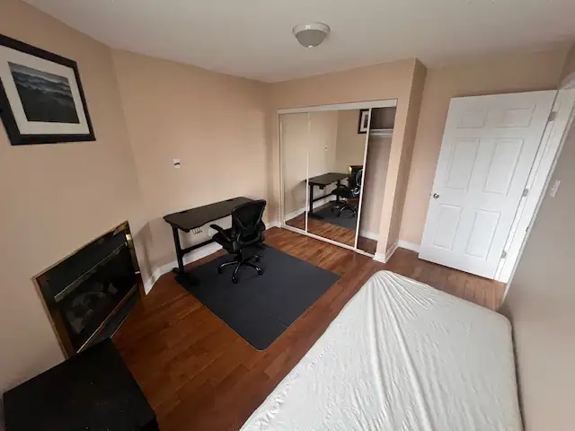 1 JUNE - Furnished Room for Female Student - Bank/Walkley
