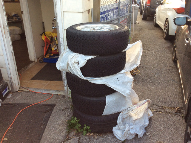 HONDA ACCORD WINTE RIMS AND TIRES ...215/60/16..GOOD YEAR  TIRES in Tires & Rims in Markham / York Region
