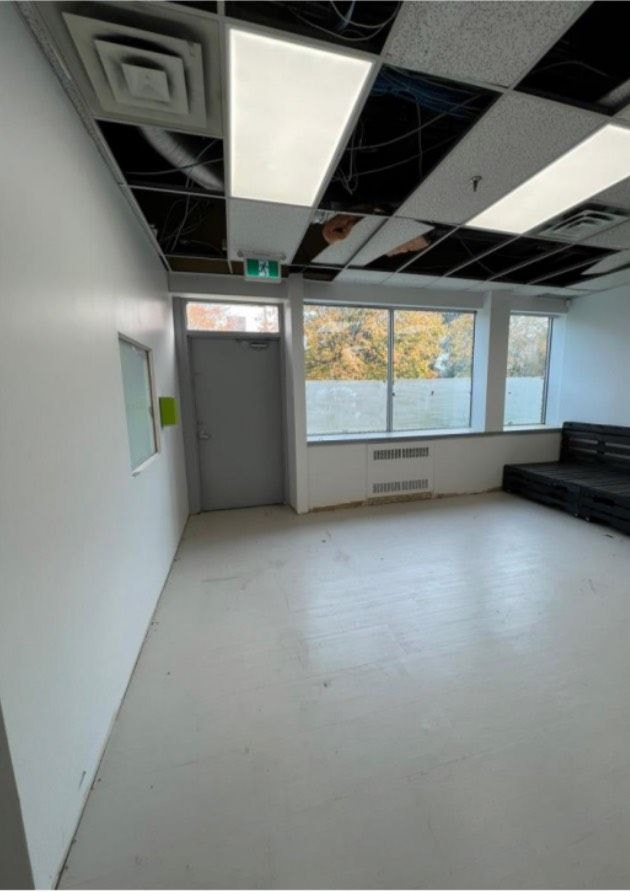 3,560 sqft private industrial warehouse for rent in Scarborough Commercial & Office Space for