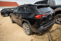 Well Maintained This Vehicle just arrived and is awaiting reconditioning, Information will be coming... (image 3)