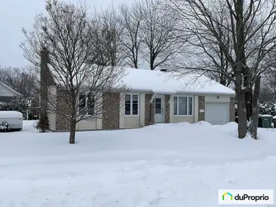 Charmante maison au goût du jour (ideal pour petite famille de 5 ) Tres Grande chambre . Dans un sec...