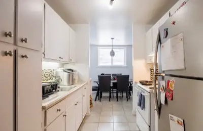 4 1/2 à Québec - CHARLESBOURG Près ATRIUM et Costco LEBOURGNEUF JUILLET 2026 DEMI SOUS-SOL AVEC GRAN...