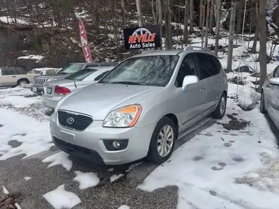 2011 KIA RONDO ONLY 44,000KM ONE OWNER V6 COMES CERTIFIED $5,995 + HST AND LICENSING CALL US 705-646...