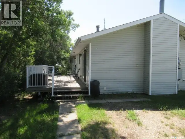 207 2nd AVENUE W Smiley, Saskatchewan in Houses for Sale in Saskatoon - Image 8