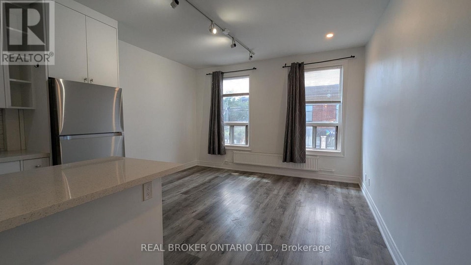 4 - 2199 GERRARD STREET E Toronto (East End-Danforth), Ontario 2