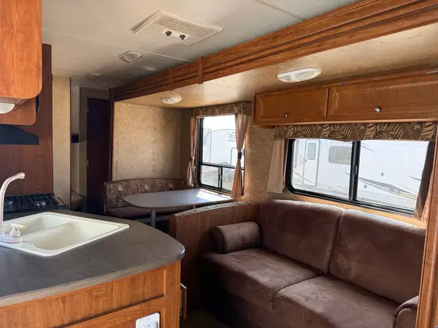 2012 Jayco JAY FLIGHT 26 BH in Travel Trailers & Campers in St. Albert - Image 9