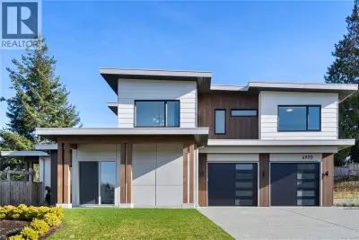 OPEN HOUSE: Saturday May 16 & Sunday, May 17, 2-4PM This beautifully crafted 3-bedroom, 3-bathroom h...
