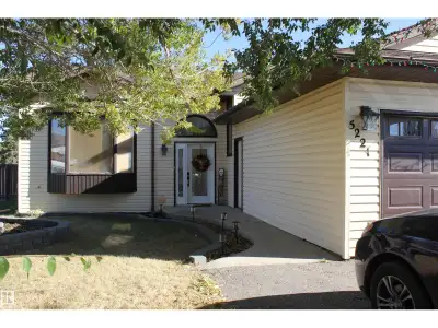 Welcome to the perfect family home in Elk Point. This 1987, 1269 sq ft home is located on a corner l...