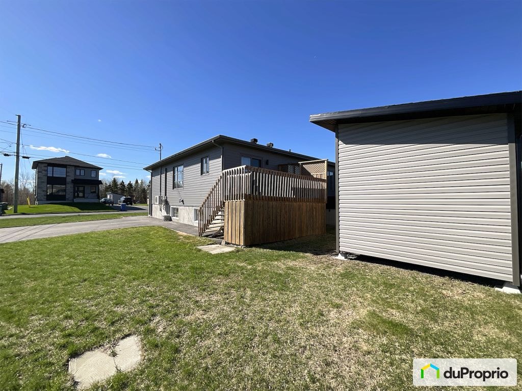$346,000 - Semi-detached for sale in Berthier-Sur-Mer — photo 2