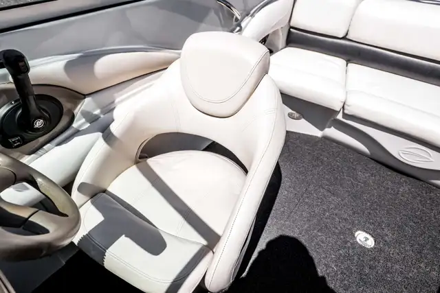 2008 Crownline 210LS in Powerboats & Motorboats in Rimouski / Bas-St-Laurent - Image 16