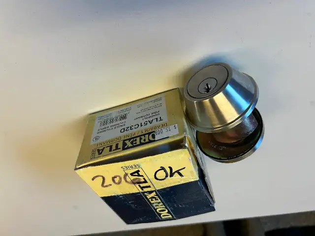 Pêne dormant acier inox, satiné in Hardware, Nails & Screws in Drummondville - Image 6