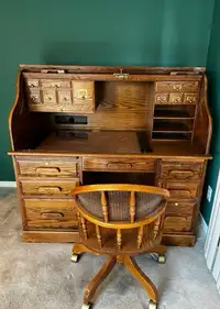 Roll Top Desk, Vintage Style with Matching chair!