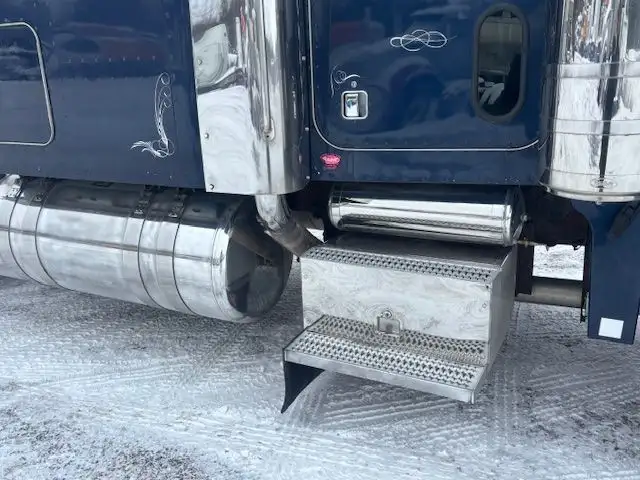 2003 PETERBILT 379 in Heavy Trucks in Ottawa - Image 11