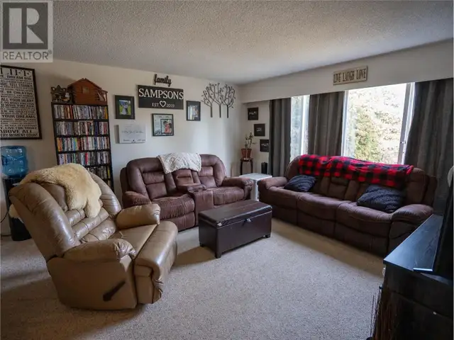 186 Waterford Avenue Penticton, British Columbia63235528033921122