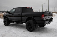 This Ram 2500 has a strong Intercooled Turbo Diesel I-6 6.7 L/408 engine powering this Automatic tra... (image 1)