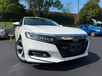 V 2020 Honda Accord Engine: 4 Cylinder Engine 1.5L L/100Km City: 8.2 L/100Km Hwy: 6.8 Safety Equipme...