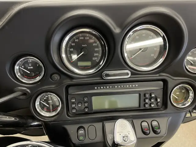 2009 Harley Davidson FLHTC Electra Glide Clsc - V5298NP - -Finan in Sport Touring in Markham / York Region - Image 22
