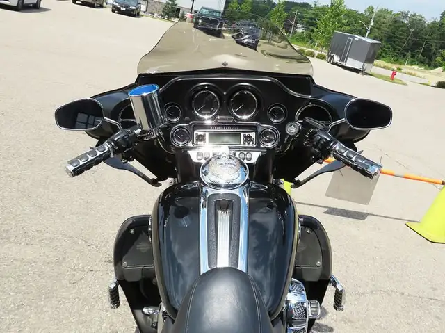 2009 Harley-Davidson FLHTCU Ultra Classic Electra Glide in Street, Cruisers & Choppers in Cambridge - Image 7