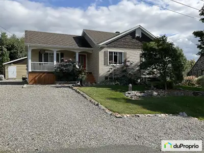 Vue imprenable sur la rivière Chaudière et la vallée. Charmante maison de plain-pied , très ensoleil...