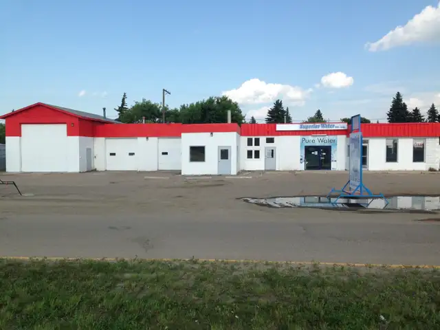 RETAIL/COMMERCIAL LARGE TALL BAYS OFFICE SPACE $399-$899