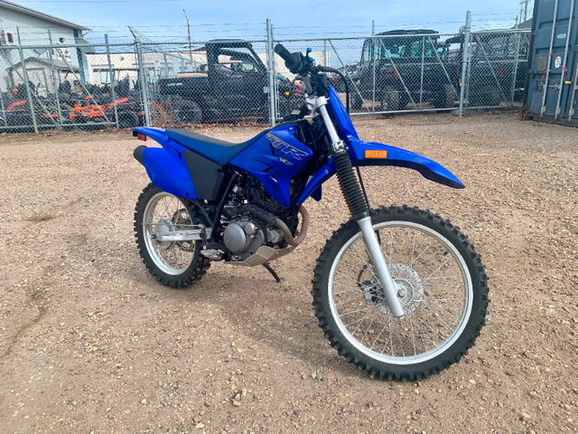 Used 2022 Yamaha TT-R 230 Dirt Bike in Dirt Bikes & Motocross in Edmonton - Image 3