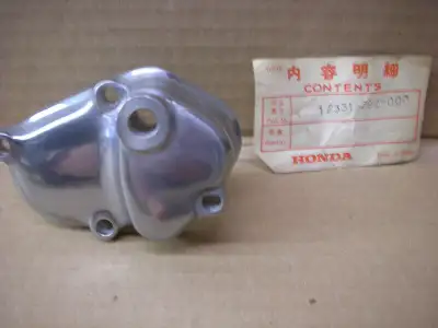 NOS Honda right cylinder head cover used on CB 450 CL 450 Cb 500 1967 to 1976 vintage # 12331-292-00...