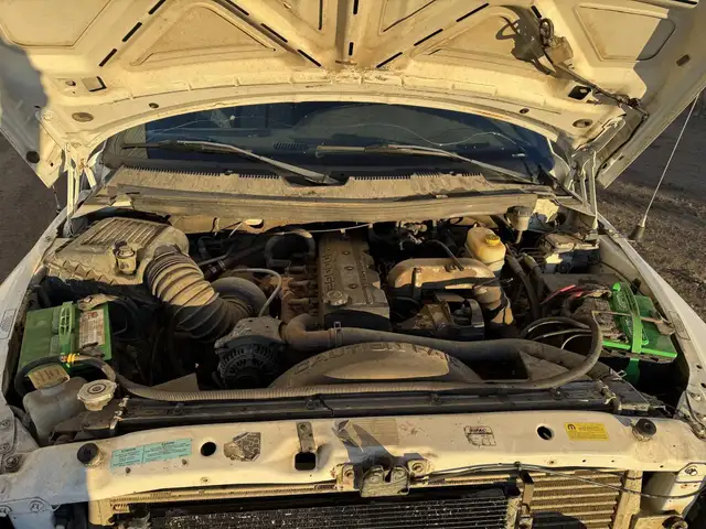 2001 DODGE RAM 3500 in Heavy Trucks in Saskatoon - Image 11