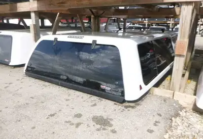 Chevrolet Silverado 2007 - 2013 Chevrolet Silverado 6'6 CREW Cab 50 Olympic White Leer100XL Truck Ca...