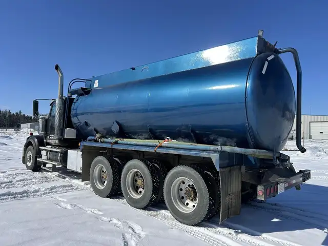 2020 WESTERN STAR 4900FA in Heavy Trucks in Saskatoon - Image 8