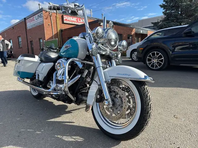 2014 Harley-Davidson Road King ~ FISH TAILS ~ 103CI ~ SPEAKER LI in Sport Touring in City of Toronto - Image 5