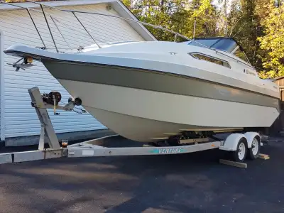 27 foot boat with 2011 - Yamaha 300HP (4 strokes ) Electronic shift motor . Will accept trade.