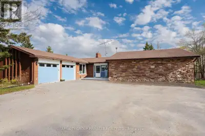 Escape to your own country oasis with this remarkable rural property spanning just over an acre. Thi...