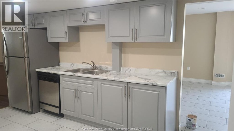 4537 FONTANA AVENUE Unit# LOWER Windsor, Ontario 4
