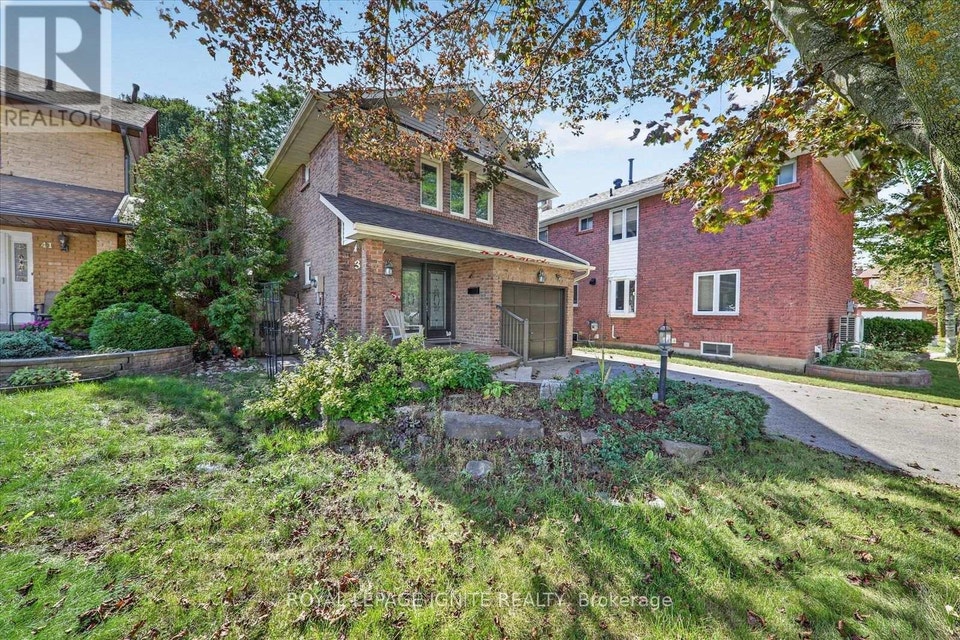 39 LONGFELLOW COURT Whitby (Pringle Creek), Ontario 3