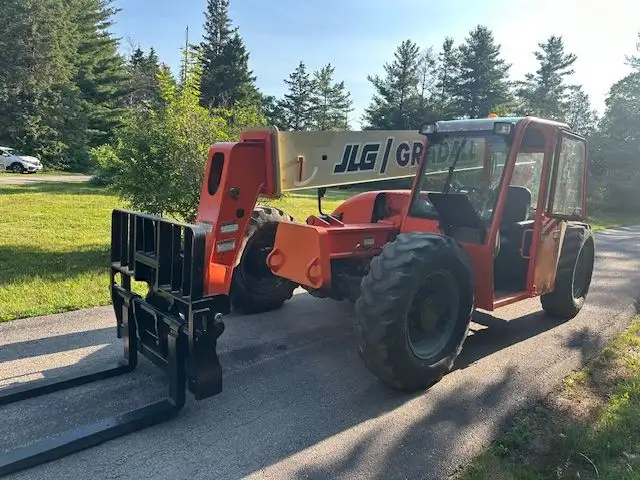 JLG Gradall G6-42A Telehandler Worksite Ready in Heavy Equipment in Hamilton - Image 6