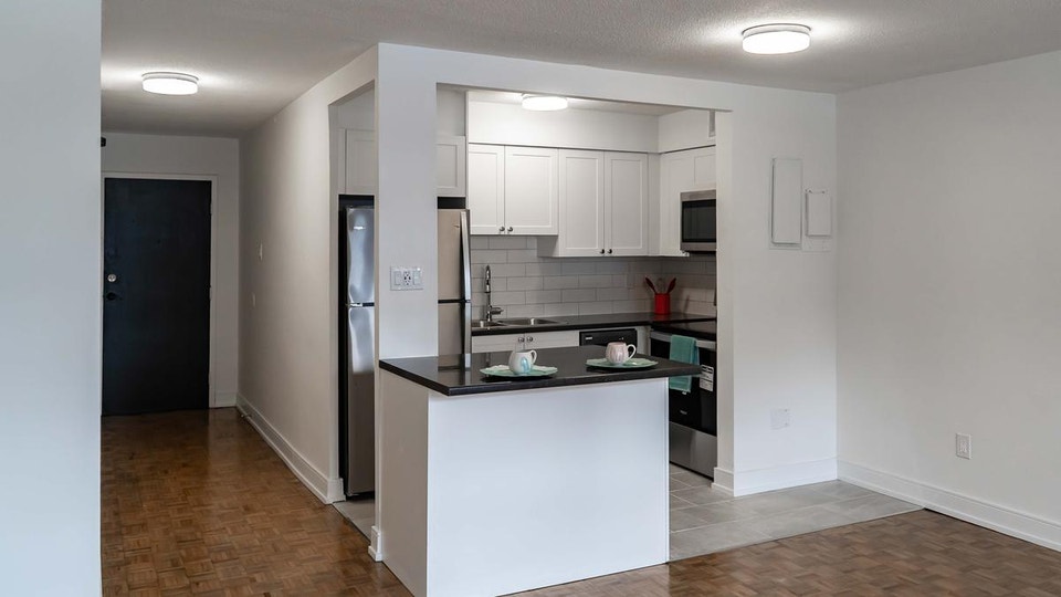 2 Bedroom Apartment for Rent - 490 Nelson Avenue 2