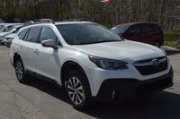 2021 Subaru Outback Touring 146,021 KM Only $21,950 or $157 Bi-Weekly(O.A.C.). Bi-weekly payment inc... (image 6)