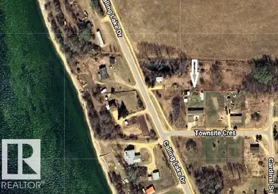 More Lake. Less Work. All Year Long. One row back from the shoreline, this Calling Lake home offers...