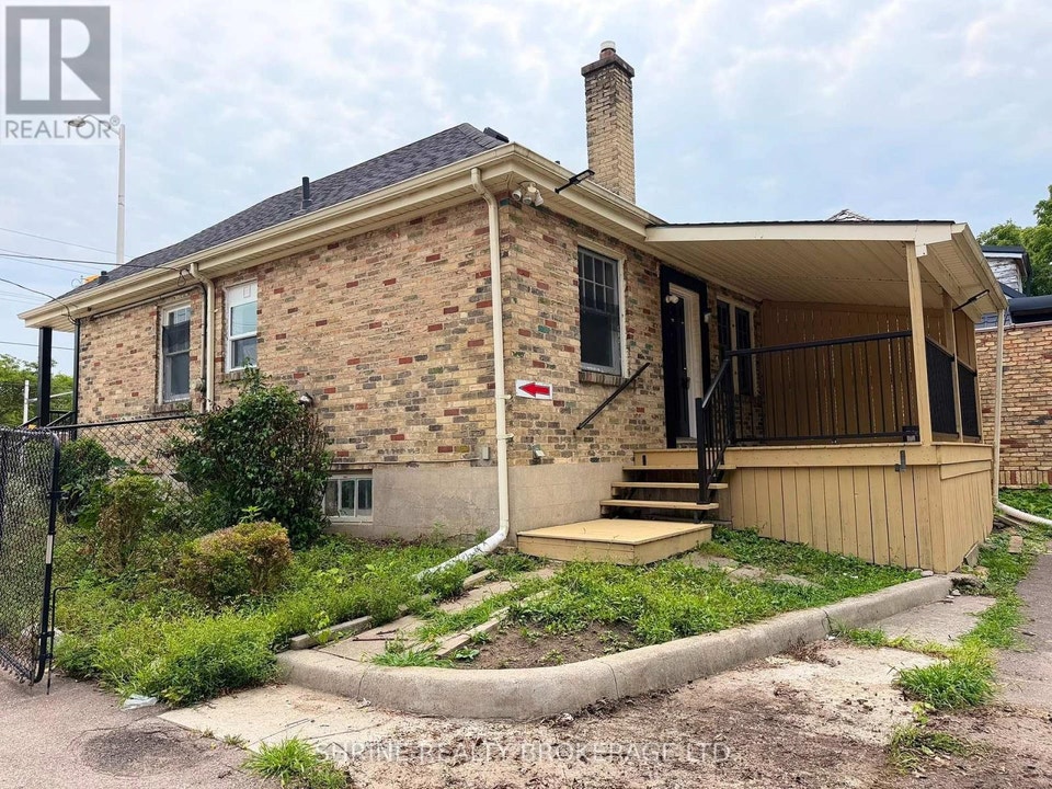 367 SPRINGBANK DRIVE London South (South D), Ontario 3