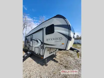 Forest River Rockwood Ultra Lite fifth wheel 2621WS highlights: Hide-A-Bed Sofa Fireplace Queen Sert...