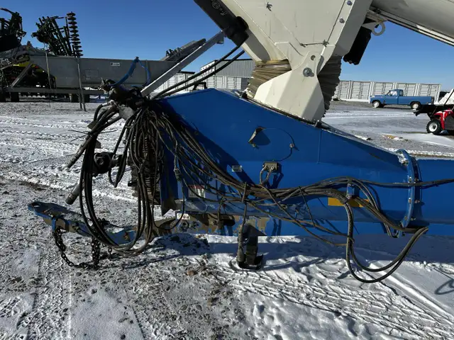 2015 Brandt 16 X 105 Ft Hydraulic Swing Grain Auger 16105-HP in Farming Equipment in Grande Prairie - Image 14
