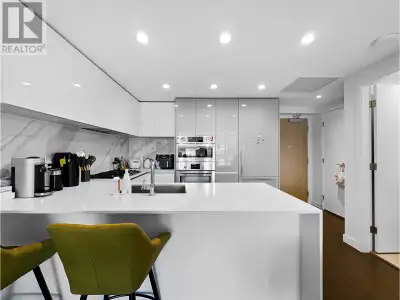 2605 2085 SKYLINE COURT Burnaby, British Columbia