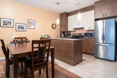 En Collaboration avec Re/max de Francheville Bord Du Fleuve Disponible 1 juin 2025 Les plus beaux ap...