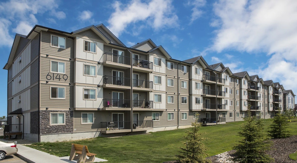 Pet-Friendly Two Bedroom One Bath with In-suite Laundry for Rent 2