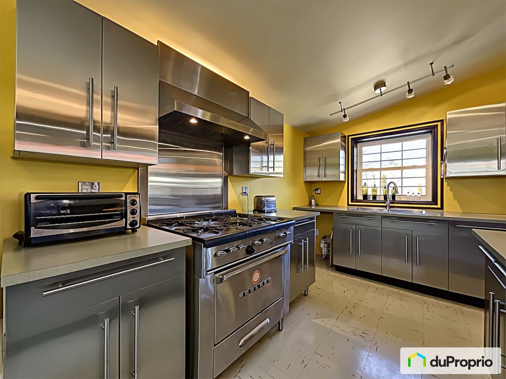 $495,000 - Country home in Drummondville (Drummondville) — photo 1