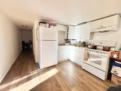 For Rent – 2 Bedrooms Apartment -1 Bath | 102 Embleton Avenue For Rent – 2 Bedrooms Apartment -1 Bat...