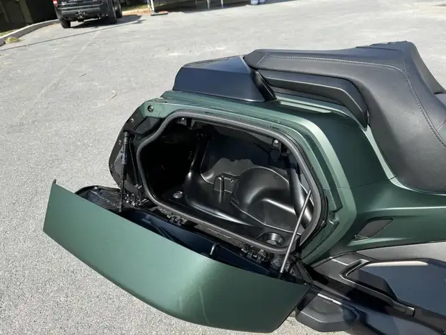 2024 Honda Goldwing in Sport Touring in Ottawa - Image 9