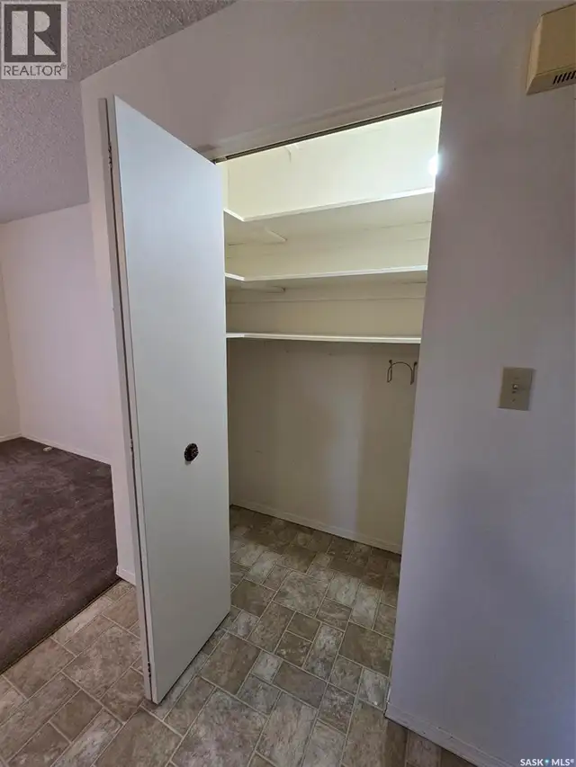 413 - 415 Calgary STREET Broadview, Saskatchewan in Houses for Sale in Regina - Image 12