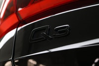 Get noticed in this beautiful Mythos Black Metallic SUV!! Treat yourself to the features you deserve... (image 7)